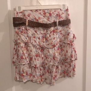 Flowered white tiered skirt Y2K era